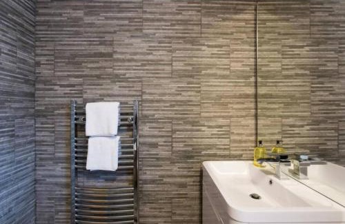 Chapeltown Apartment | The Light Villa House Entire luxury 3 bedrooms