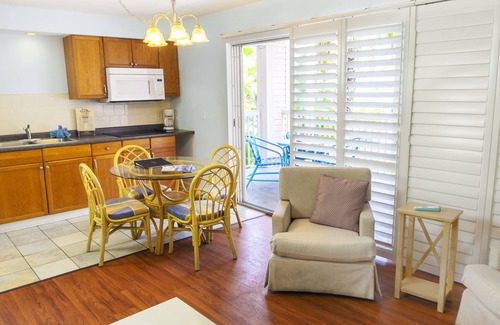 Fort Myers Beach Hotel | The Lighthouse Resort Inn & Suites