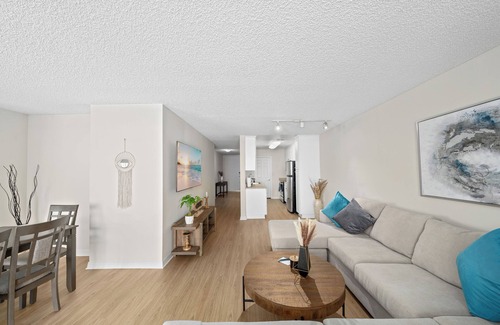 Marina del Rey Apartment | The Lilas-3BR Venice Beach Retreat with View, Pool & Hot Tub
