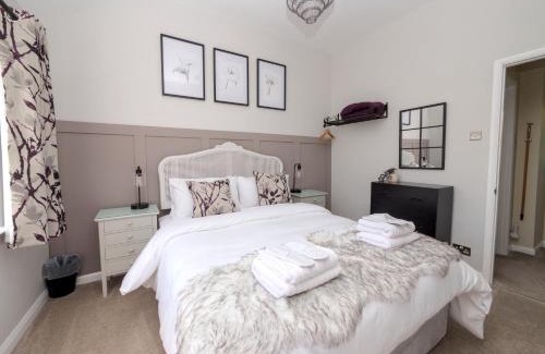 Ludwel House | The Lilley Pad in Ludlow Cosy, Central, Perfect for Couples, Netflix & Parking Permit