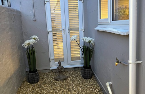 Cheltenham House | The Lilypad - Beautiful Cheltenham Town House and a short walk to Race Course