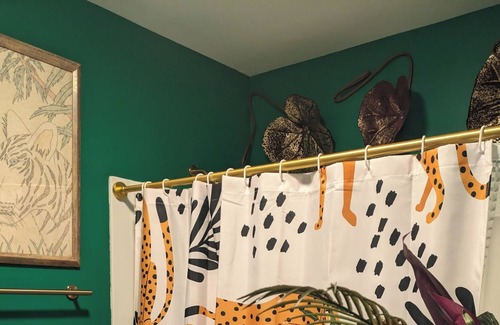 Germantown Apartment | The Limbo Tropical Bnb - Cast Your Troubles Away