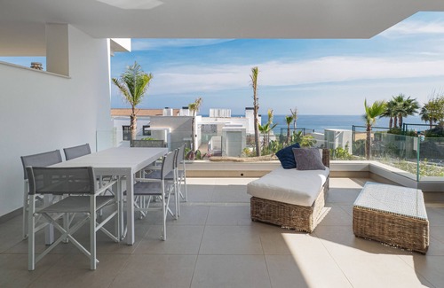 San Roque Apartment | The Links II Premium Apartment 2323