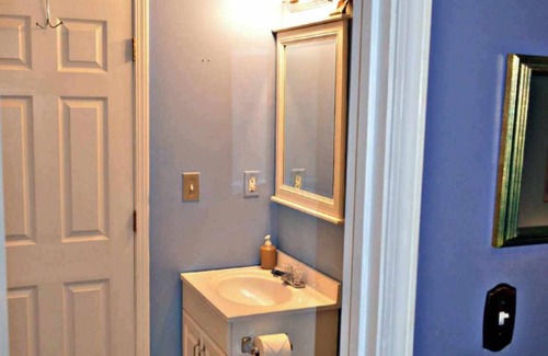 Helen House | The Lionheart Inn - Charming Private 1 Bedroom 1 Bath Apartment Downtown Helen