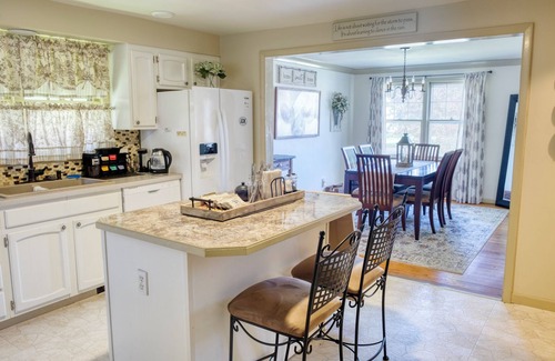 Niagara Falls Bed & Breakfast | The Little bed & breakfast in Niagara Falls, NY