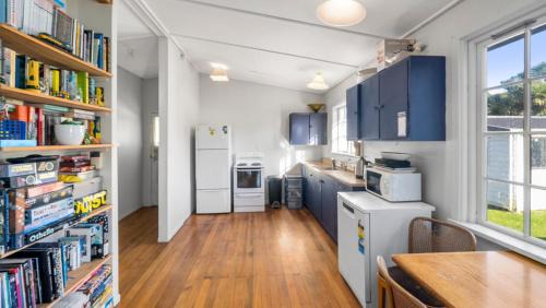 Waikanae House | The Little Blue Bach - Waikanae Beach Holiday Home