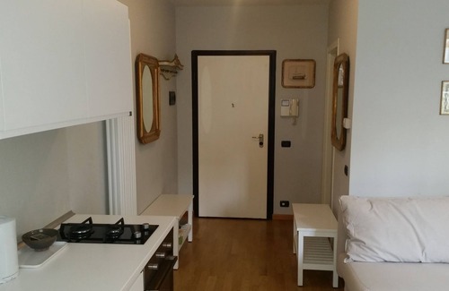 Province of Bologna Apartment | The Little Garden, Studio apt., private garden and car park Airport+Ducati