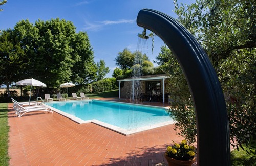 Le Piazze Villa | The little Grand Duchy immersed in a blooming garden