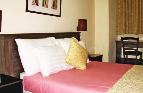 Meqor Hayyim Hotel | The Little House In Bakah
