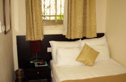 Meqor Hayyim Hotel | The Little House In Bakah