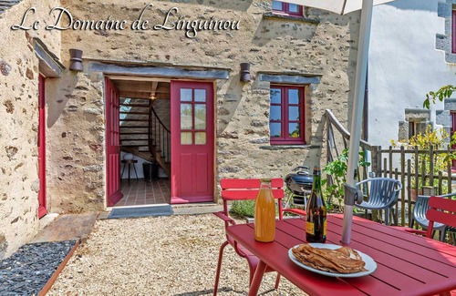 Commana Cottage | The little house of Domaine de Linguinou