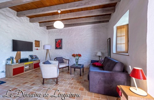 Commana Cottage | The little house of Domaine de Linguinou