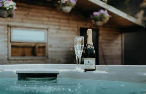 Llanddaniel Fab Apartment | The Little Lodge is a cosy luxury hideaway.