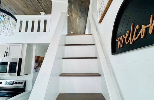 Austin Apartment | The Little Lonestar | Pool & Hot Tub