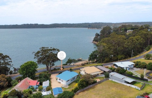 St Helens Apartment | The Little Pearl - Front row at Beauty Bay