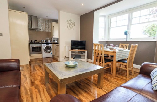 Weymouth Cottage | THE LOBSTER POT, family friendly, country holiday cottage in Weymouth