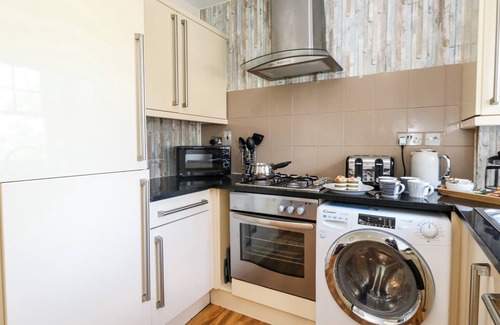 Weymouth Cottage | THE LOBSTER POT, family friendly, country holiday cottage in Weymouth