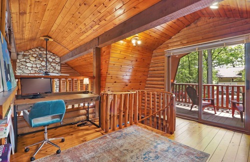 Fontana House | The Lodge at Geneva Lake |Golf Cart |Impressive Log Cabin |Deck |Abbey Springs |Beach |Pools
