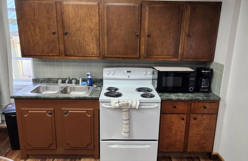 Kimball Apartment | The Lodge 1st Floor 1-bedroom/Kitchen apartment with AC and WiFi in Kimball