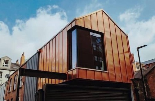Leeds Apartment | The Lodge · 3-Story Townhouse - Sleeps 8