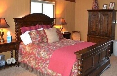 Stroudsburg Ski Chalet | The Lodge at Cherry Valley - a Place to Unwind and Reconnect