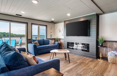 Dandridge Cabin | The Lodge at Lakeside by RedAwning