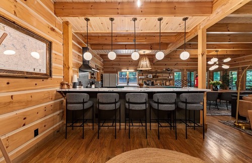 Blairsville Cabin | The Lodge at Shuler Gap - Pet Friendly | Hot Tub | Game Room