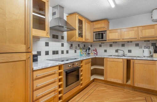 Edgbaston Apartment | The Lodge - Exquisite 2 Bed with Ensuite