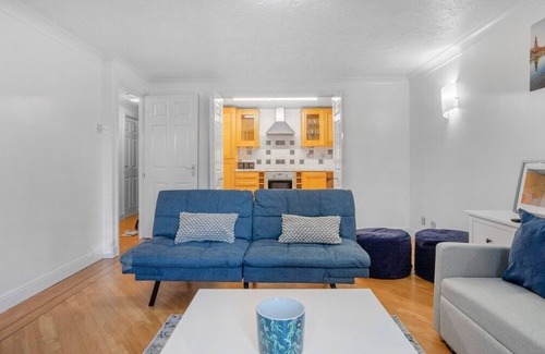 Edgbaston Apartment | The Lodge - Exquisite 2 Bed with Ensuite