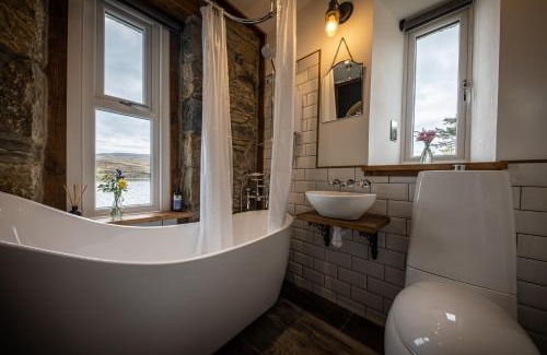 Achachork House | The Lodge in the Loch