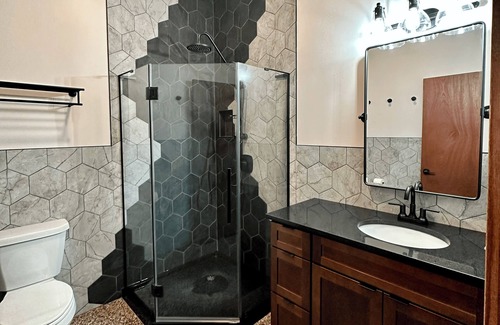 Hancock Apartment | The Lodge- Kennedy Suite