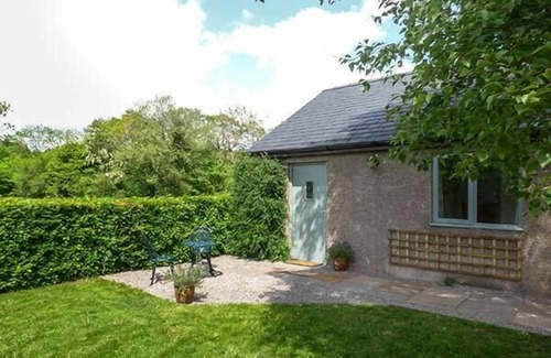 Abergavenny Cottage | THE LODGE, LOWER TREFEDW, pet friendly in Pandy, South Wales