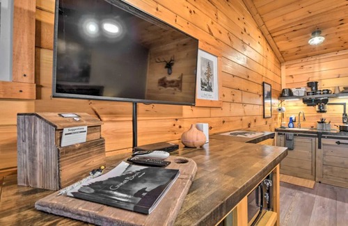 Bryson City Cabin | The Lodge Nantahala River. Bryson City, North Carolina. Suit #3