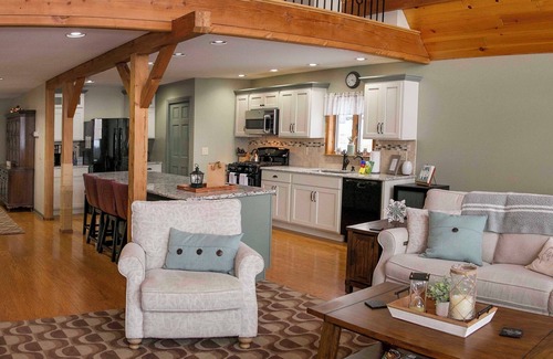 Bradford Cabin | The Lodge on Lamoka-Main House located in The Finger Lakes Region.