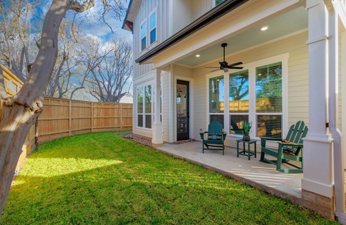 Conroe House | The Lodge | Uptown Conroe