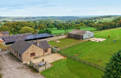 Crich Cottage | THE LODGE, with open fire in Wirksworth