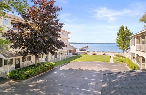 Traverse City Apartment | The Loft 14 Summary: