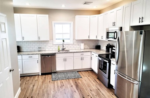 Wilmington Apartment | The Loft at Park Place - 3rd Floor Walk up King and Queen Beds Fast Wifi and Free Coffee