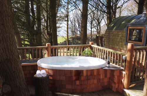 Putsborough House | The Loft at Pickwell Manor- A unique and wonderful treehouse with an ocean view