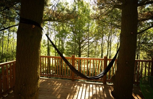 Putsborough House | The Loft at Pickwell Manor- A unique and wonderful treehouse with an ocean view