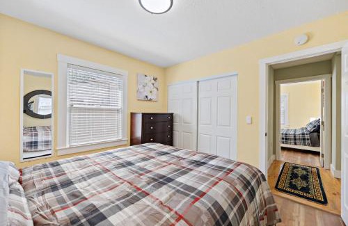 North Oak Park House | The Loft Nest 7 minutes Walk to UC Davis Sacramento, Ca