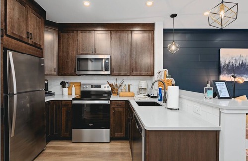Traverse City Apartment | The Loft on Gillis | AC | Downtown | Beach | Rooftop |