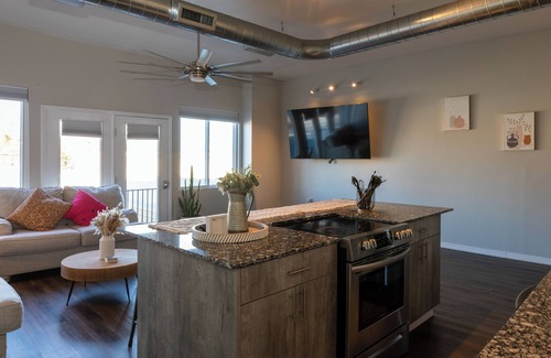 Chelsea Apartment | The Loft on Main. Cozy 2-bedroom apartment in Chelsea with all the amenities.