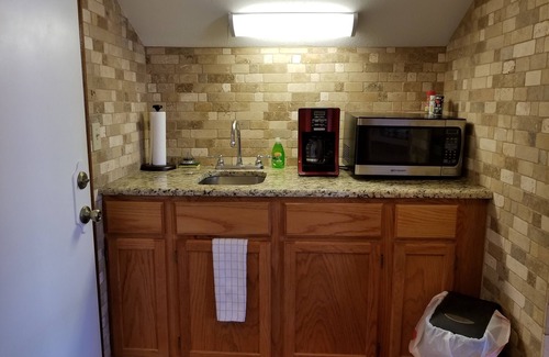 Fredericksburg Apartment | The Loft West at Mendelbaum Cellars