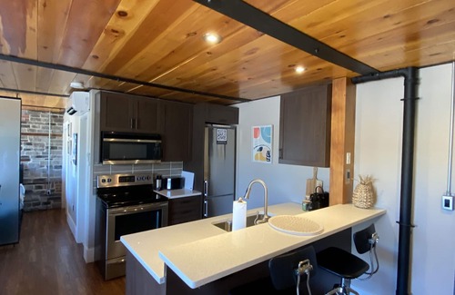 Inner Harbour Apartment | The Lofts #3 Cozy Downtown Studio Getaway