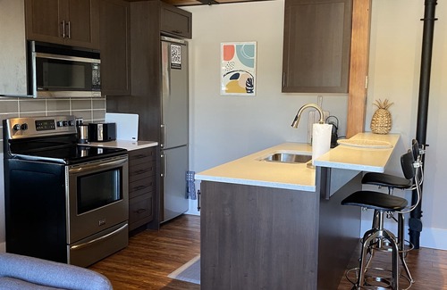 Inner Harbour Apartment | The Lofts #3 Cozy Downtown Studio Getaway