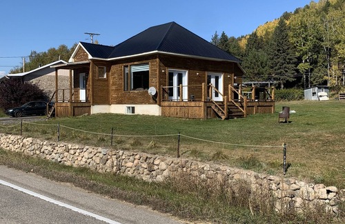 Saint Aime Des Lacs House | The log driver's rest. Cozy chalet near Haute George and near the ski center