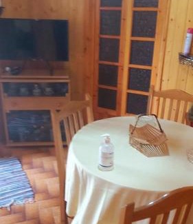 Melissourgoi House | The log house in the village