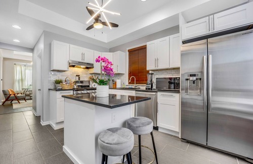 Avondale House | The Logandale: HUGE Mid-Century Home, sleeps 15