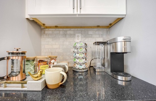 Avondale House | The Logandale: HUGE Mid-Century Home, sleeps 15